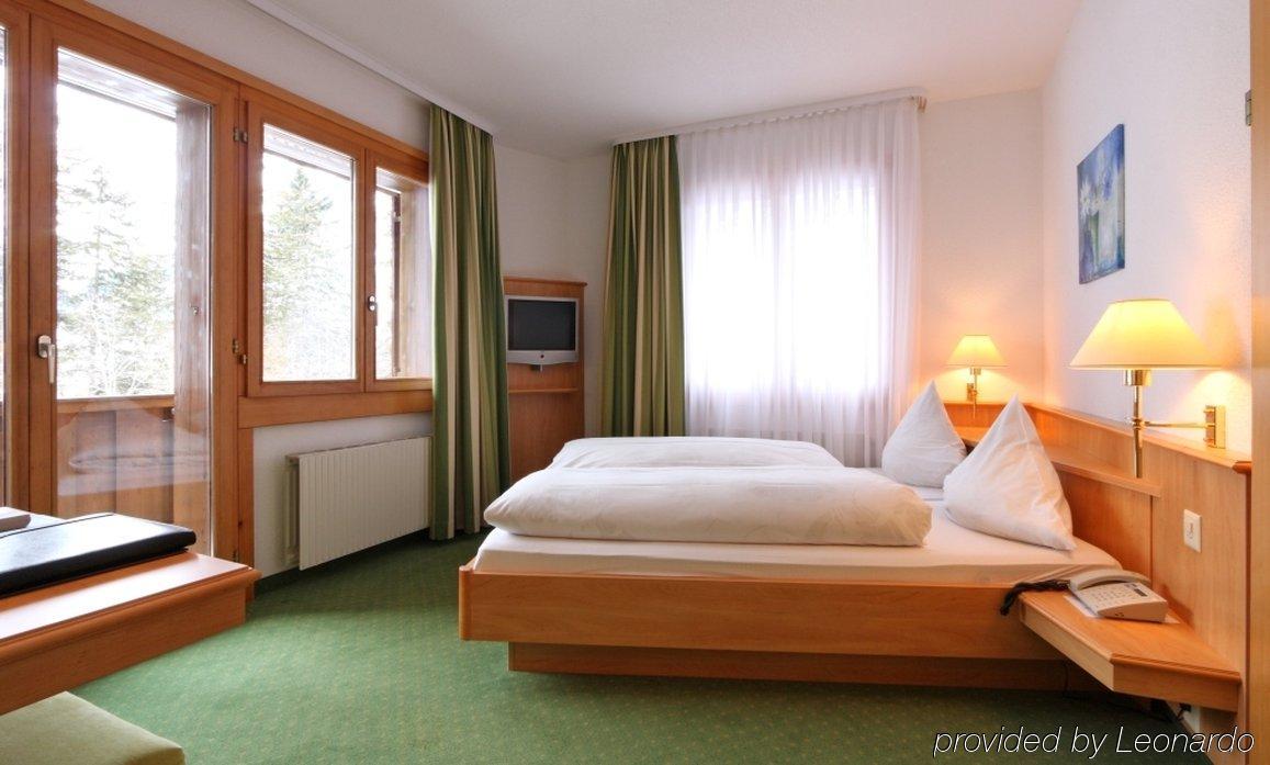 Bernerhof Swiss Quality Hotel Kandersteg Rum bild